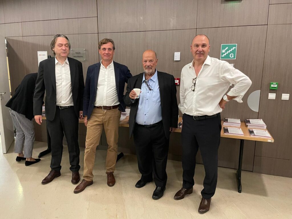 De gauche à droite : David Autissier, Alexandre Guillard, Jean-Marie Peretti et Pascal Le Goff, qui participent à l’organisation des Rencontres Internationales de la Transformation 2026, à l’ESSEC Business School.
